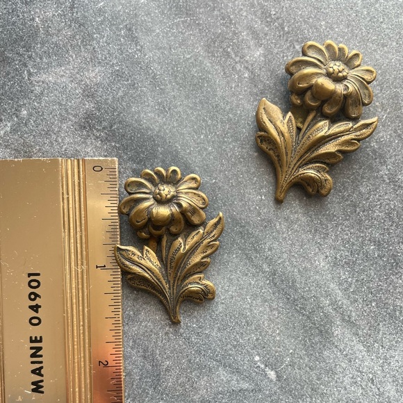 Vintage 40s Flower Shoe Clips - Picture 3 of 4